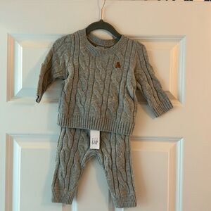 NEW Gap Cable Knit Sweater Set. Size 3-6 mos.